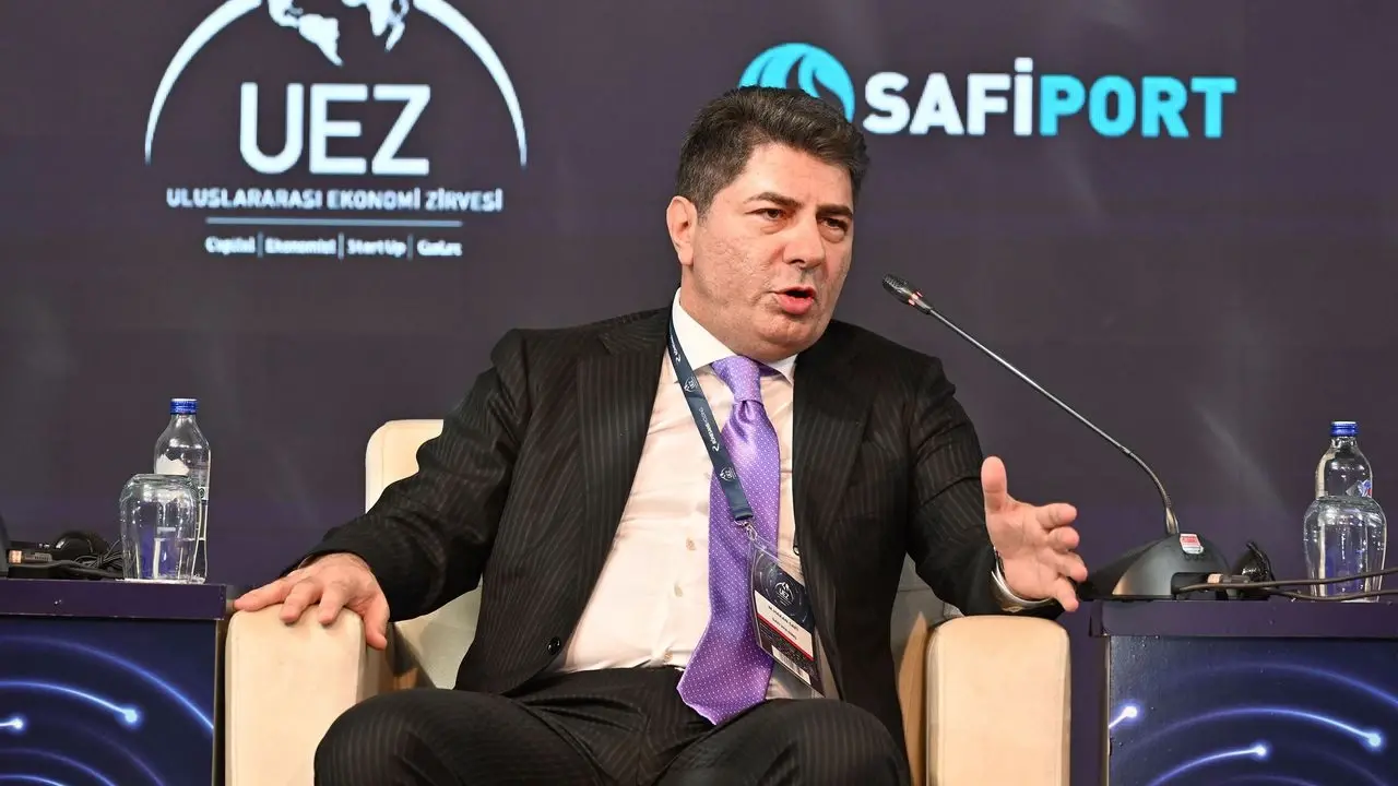 Hakan Safi Kiminle Evli, Eşi Kim? Ünlü İş Adamının Özel Hayatı Merak Konusu 2