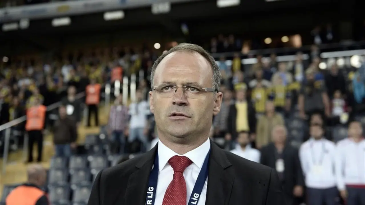 İrfan Buz Kimdir? Aslen Nereli, Kaç Yaşında, Çalıştırdığı Takımlar ve Hayatı? 4