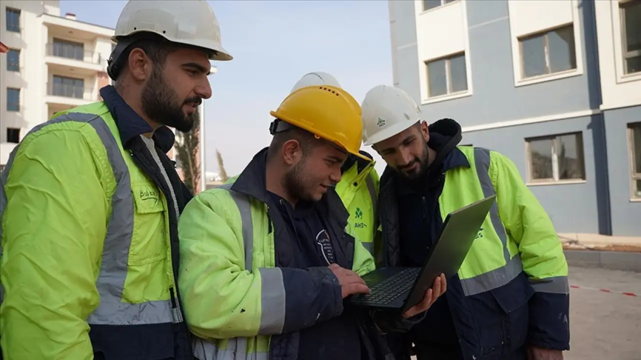 1 Mayıs’ta Okullar Tatil mi? 2025 İşçi Bayramı’nda Öğrenciler ve Öğretmenler İçin Resmi Tatil mi? 2