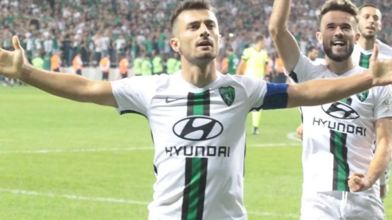 Burak Süleyman Kaç Yaşında, Aslen Nereli, Kimdir? Futbolcunun Eşi Kim, Kiminle Evli? İşte Biyografisi ve Kariyeri 5