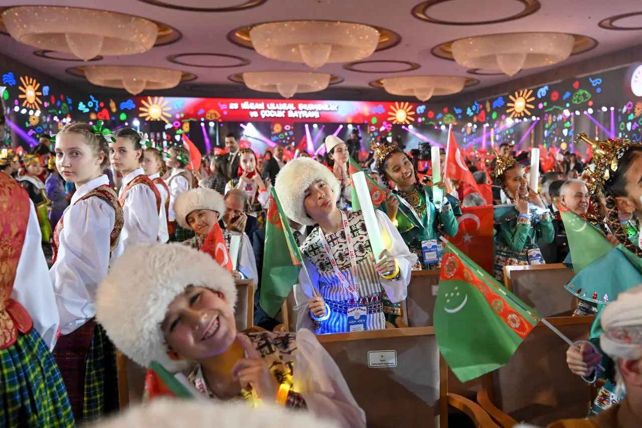 TRT 23 Nisan Şenliği’nde barış ve kardeşlik rüzgarı: Ankara’da dünya çocukları buluştu! 6