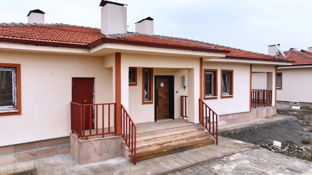 Kahramanmaraş’ta yeni hayat başladı: Köy evlerini gören hayran kalıyor! 5