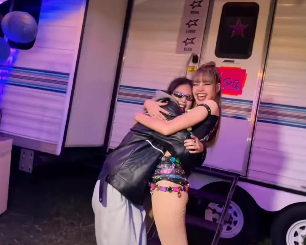 BLACKPINK’in Yıldızı Jennie, Coachella 2025’e Damga Vurdu: Geri Dönüşü Olay Yarattı! 3