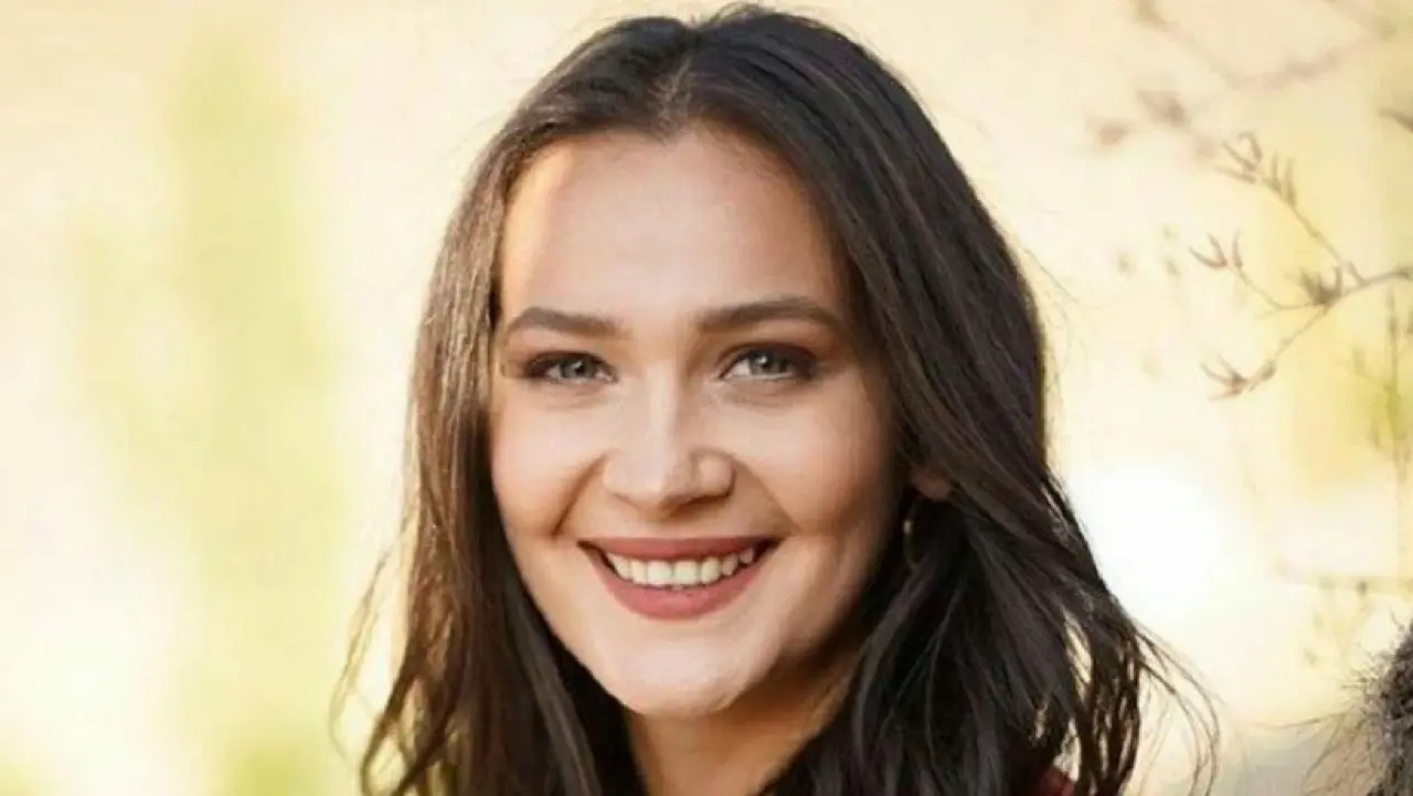 Gülsim Ali İlhan Kimdir? Kaç Yaşında, Nereli, Boyu Kaç? Hangi Dizilerde Oynadı, Teşklilat'a mı Geliyor, Sevgilisi Kim, Instagram Hesabı Ne? 1