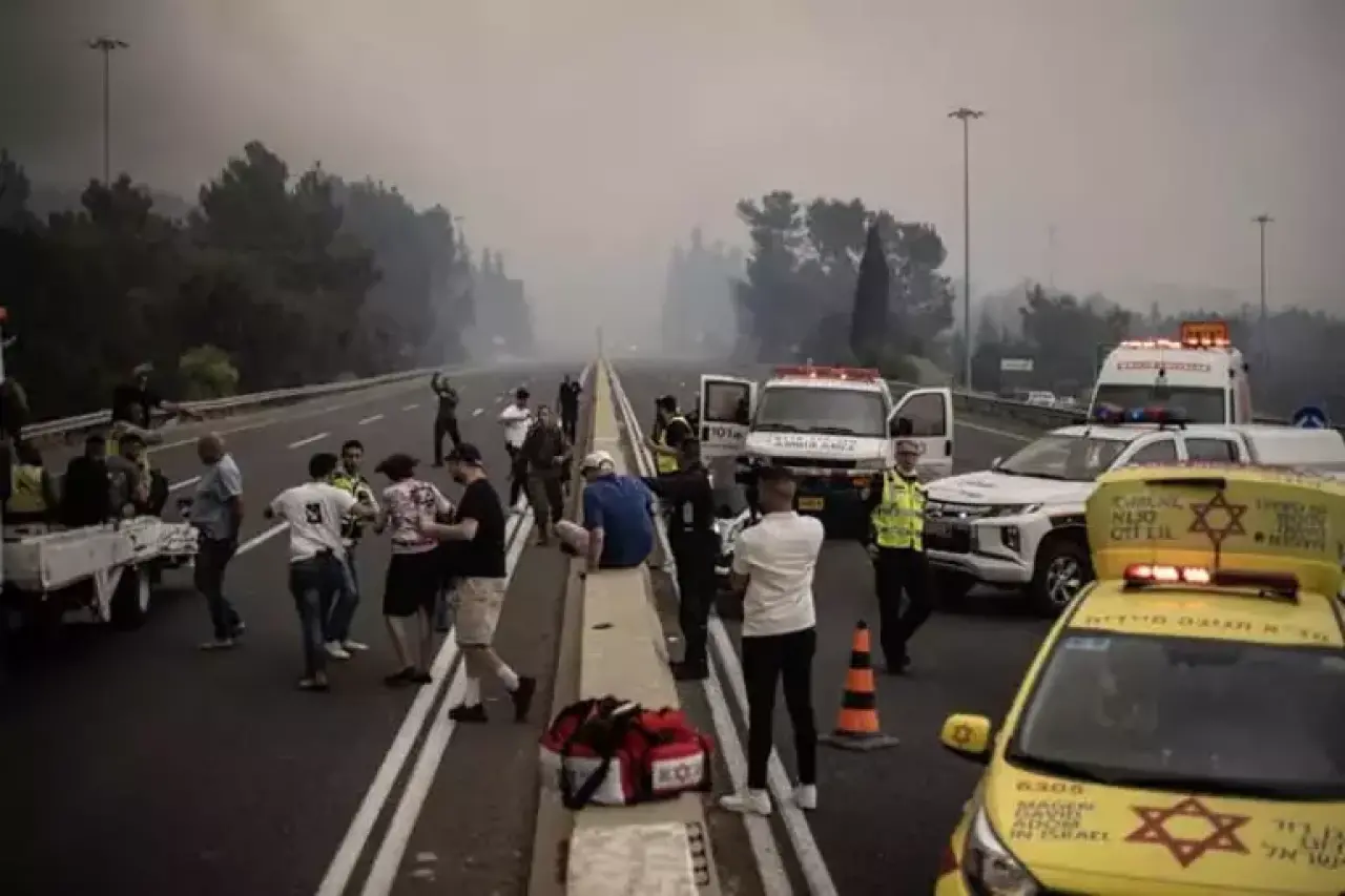 İsrail Yardım Çağrısı Yaptı: Kudüs'teki Dev Yangın Kontrolden Çıktı 2