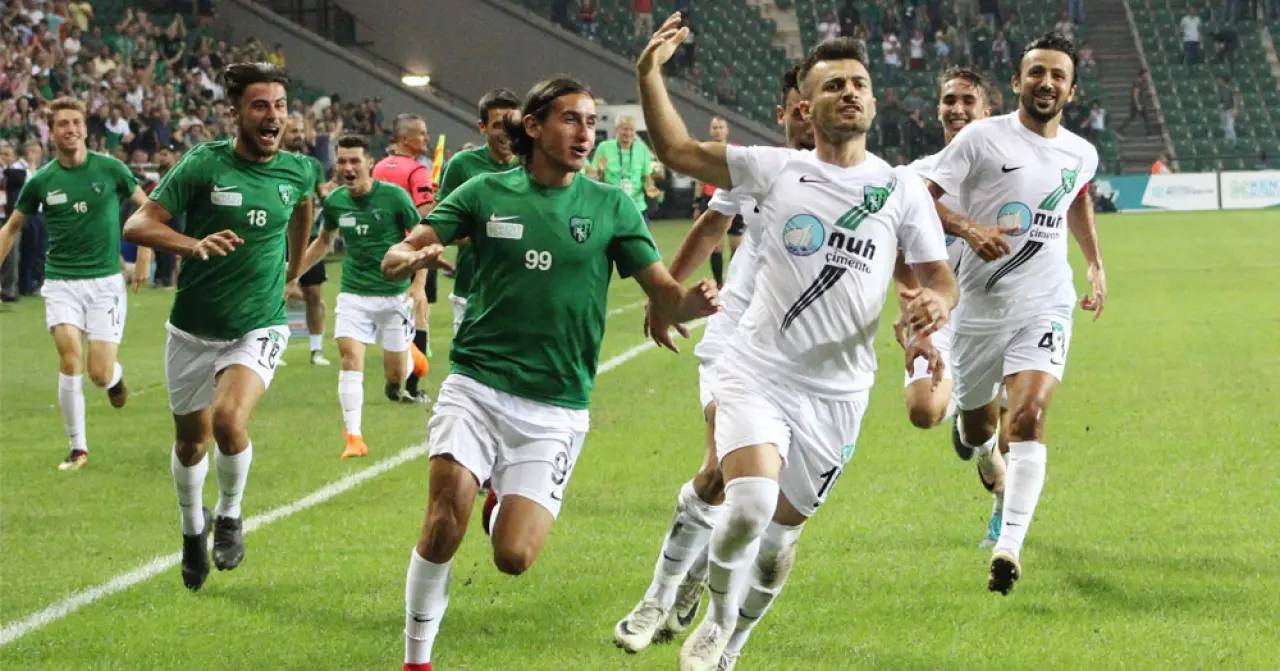 Burak Süleyman Kaç Yaşında, Aslen Nereli, Kimdir? Futbolcunun Eşi Kim, Kiminle Evli? İşte Biyografisi ve Kariyeri 1