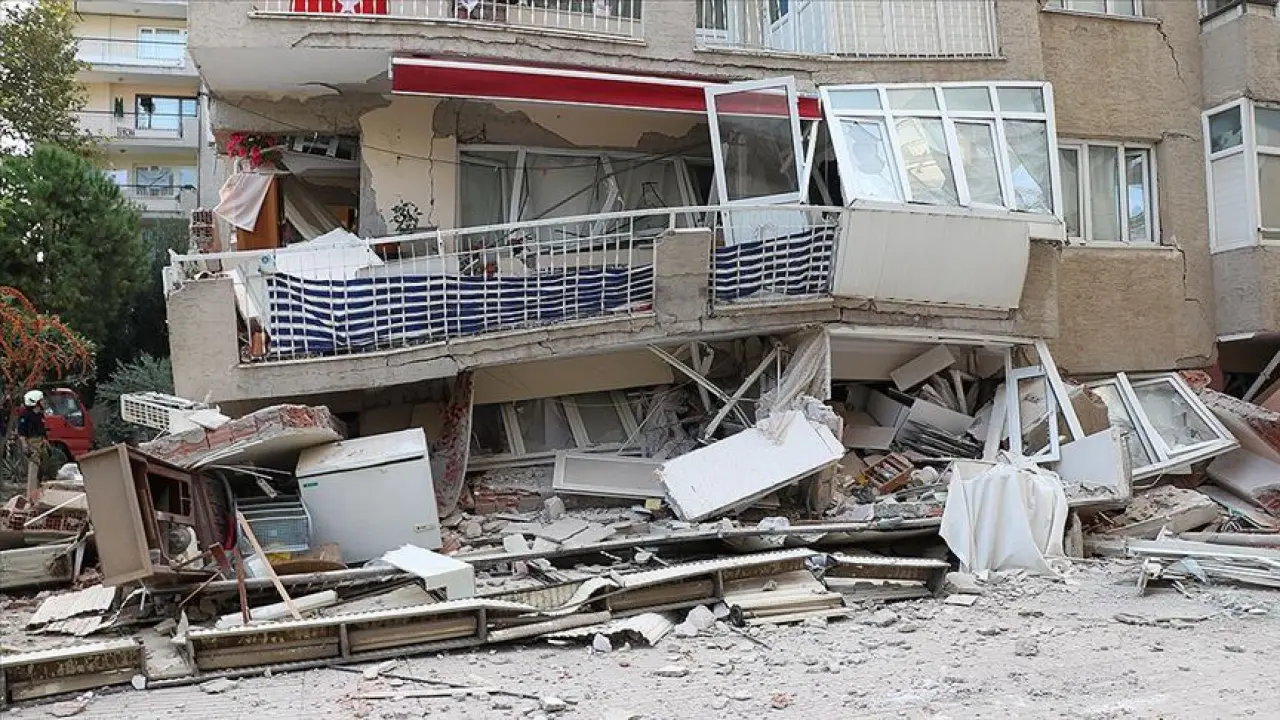 Depremde Eve Girilir Mi, Merdiven ve Balkonlar Tehlikeli Mi? Depremde En Güvenli Yer Neresi? 2