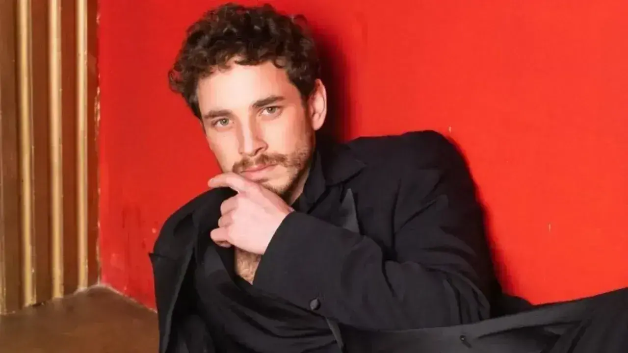 Cem Yiğit Üzümoğlu Kimdir? Sevgilisi Kim, Aslen Nereli, Kaç Yaşında? Hangi Dizilerde Oynadı? Hayatı ve Kariyeri Hakkında Bilinmeyenler 1