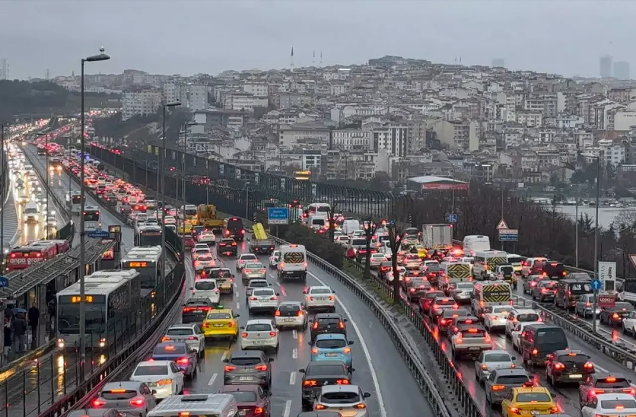 Bakan Yerlikaya Açıkladı: Yeni Trafik Yasası Yolda! 80 Bin TL Ceza ve Ehliyet İptali Kapıda 3