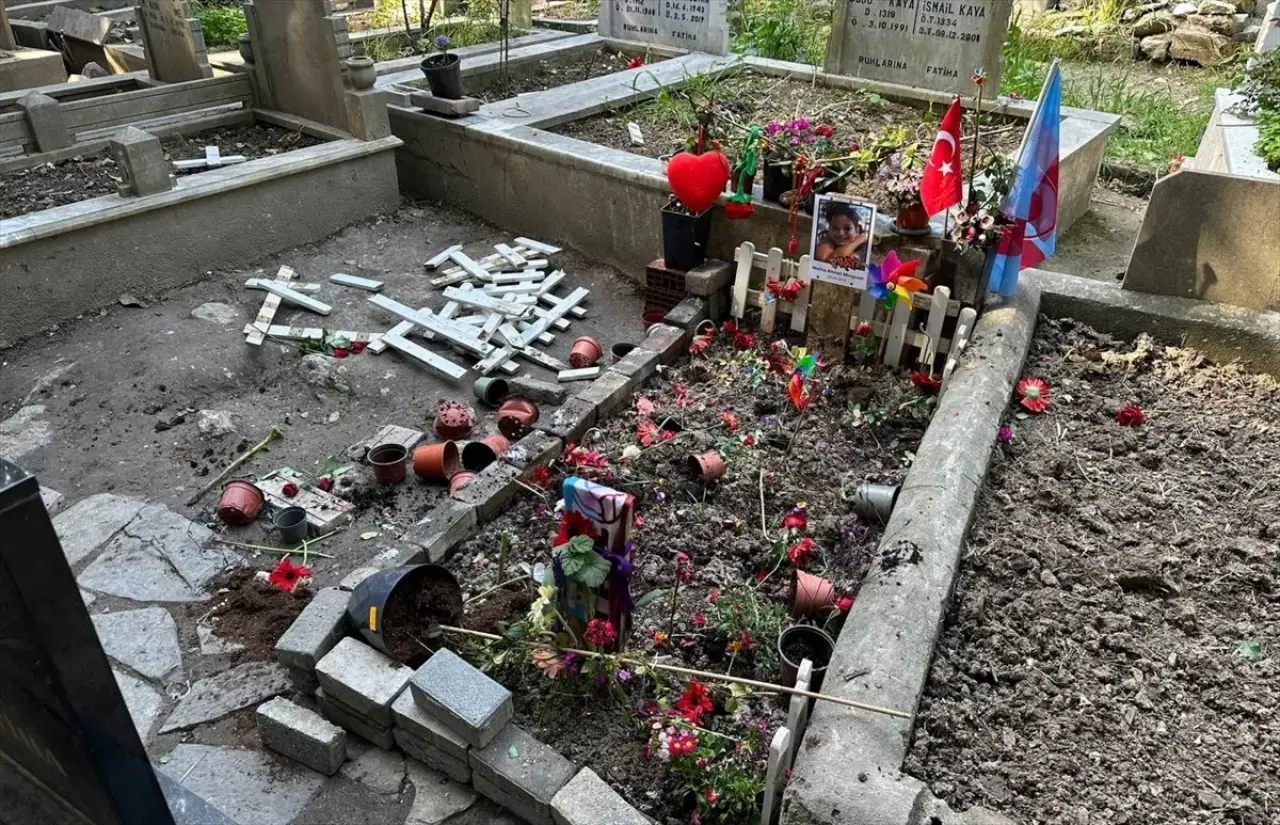 Kadıköy cinayetinde yeni gelişme: Mezarına bile tahammül edemediler! 3