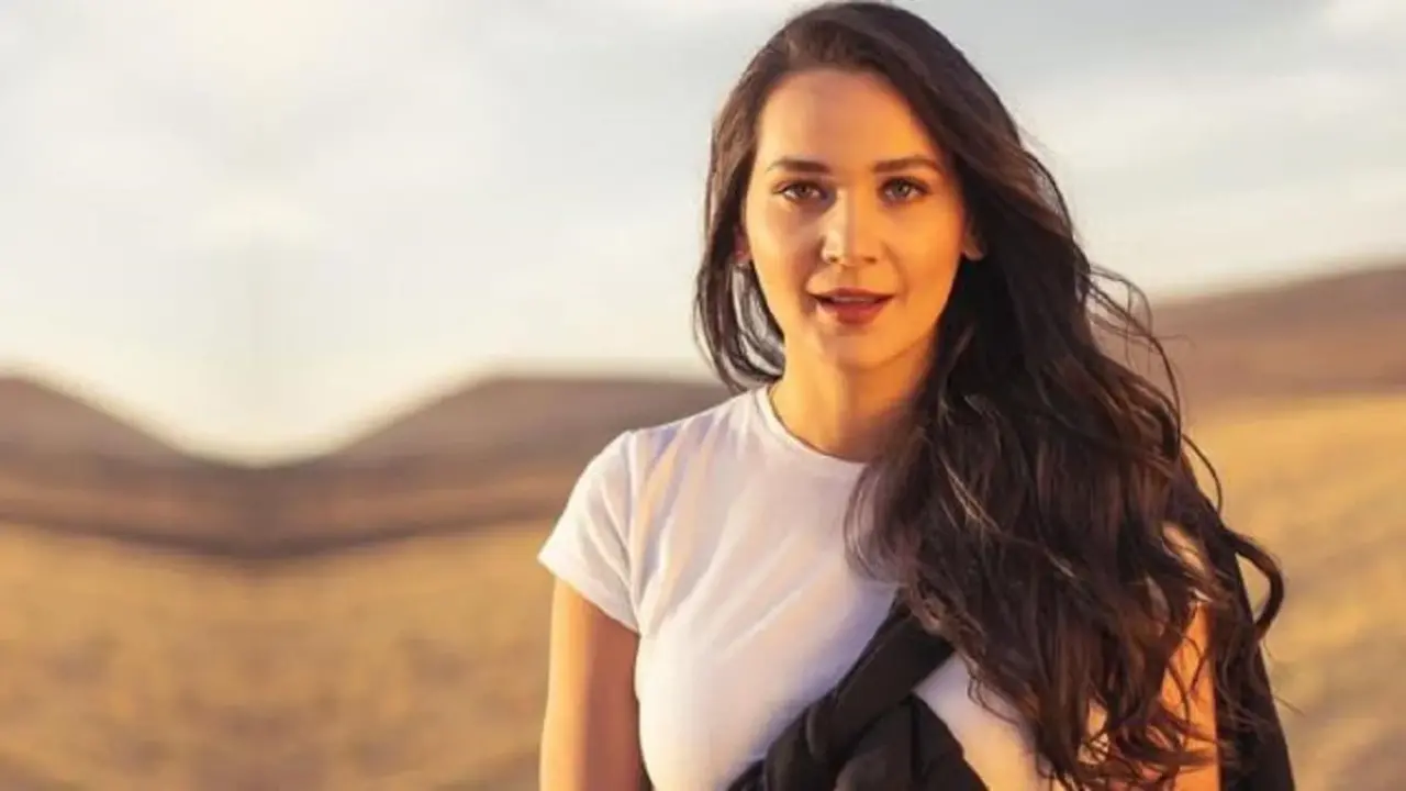 Gülsim Ali İlhan Kimdir? Kaç Yaşında, Nereli, Boyu Kaç? Hangi Dizilerde Oynadı, Teşklilat'a mı Geliyor, Sevgilisi Kim, Instagram Hesabı Ne? 4