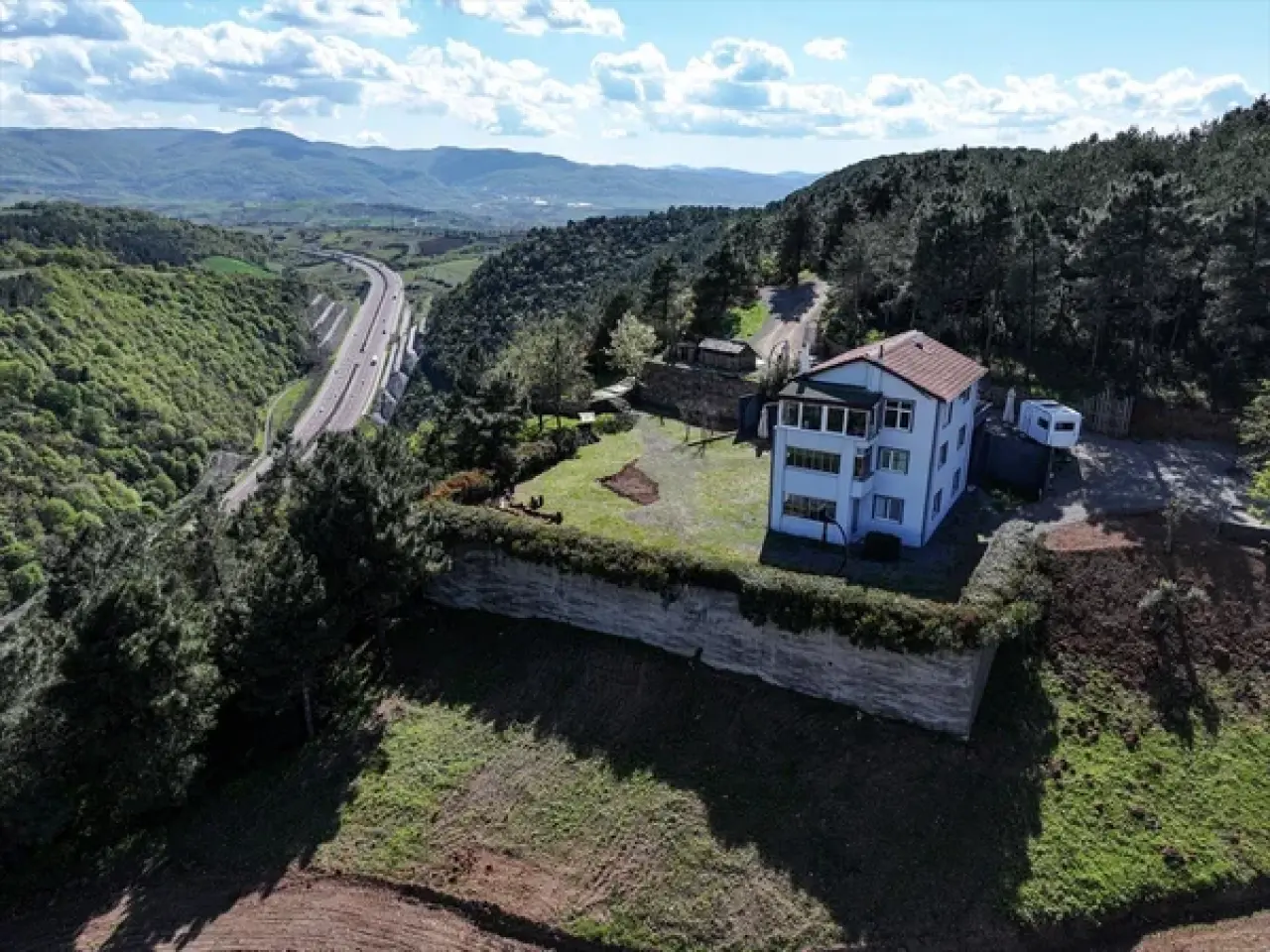 Sosyal medyada meşhur olan o ev artık sizin olabilir! 5