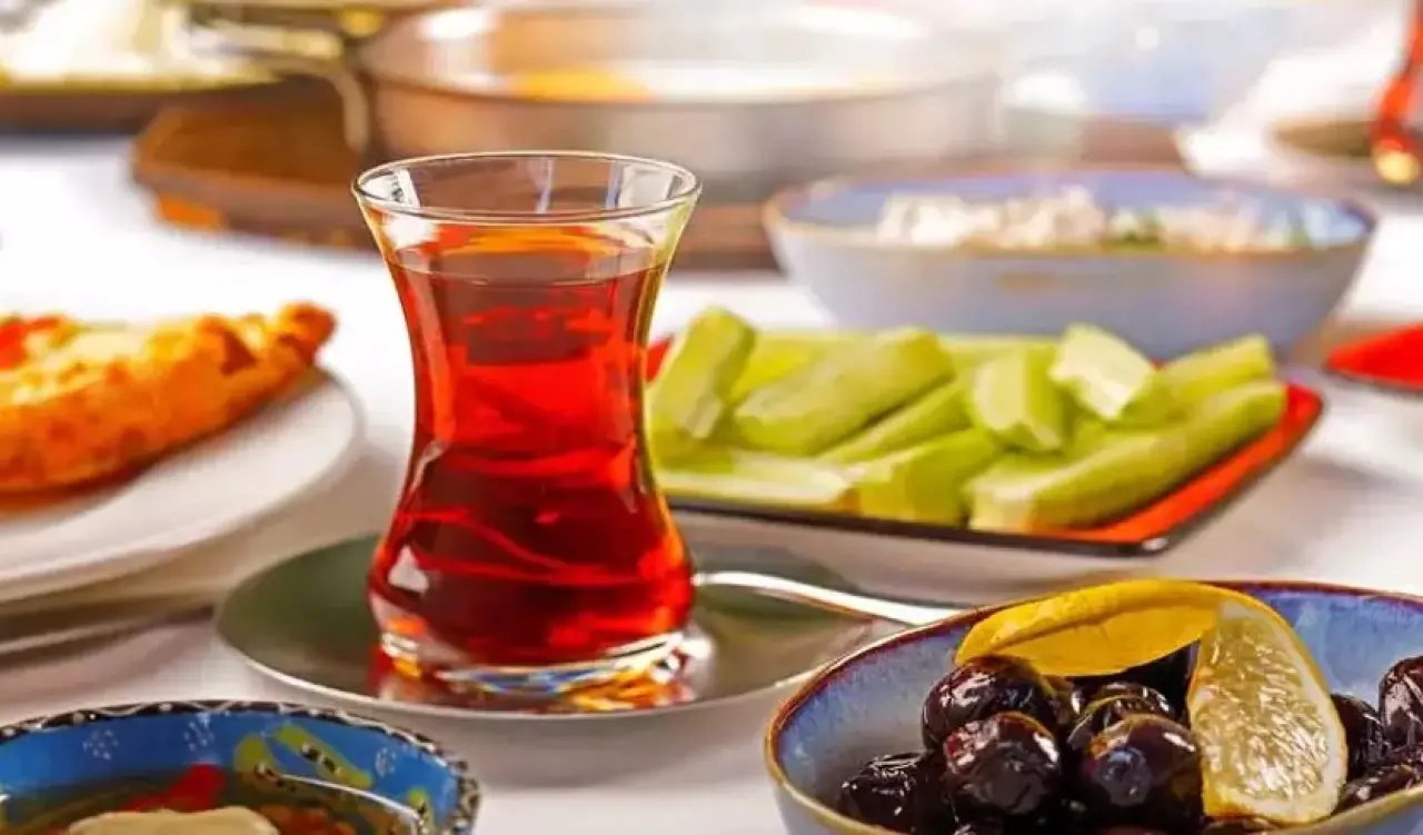 Çayın Sıcak Tarihi: 5000 Yıllık Serüven 5