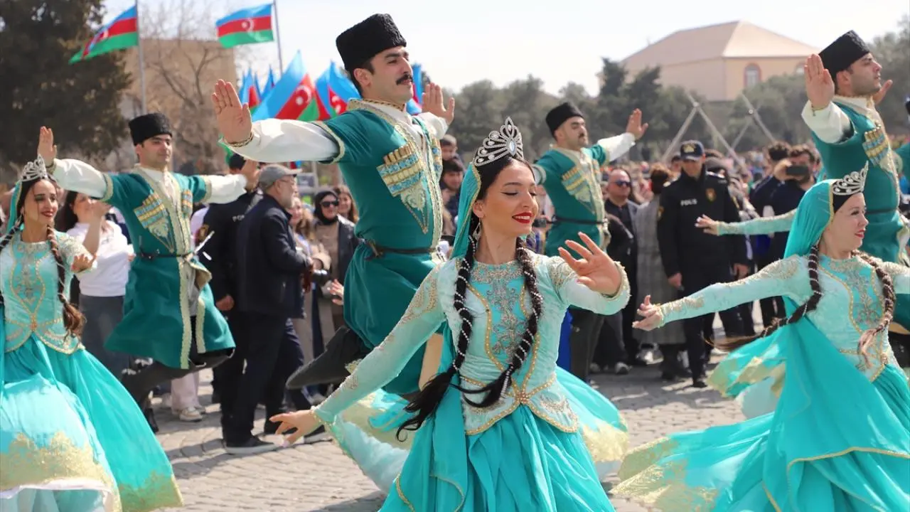 Bağımsızlık Ruhunun Yankısı:Azerbaycan'da Neş Kültürü 6