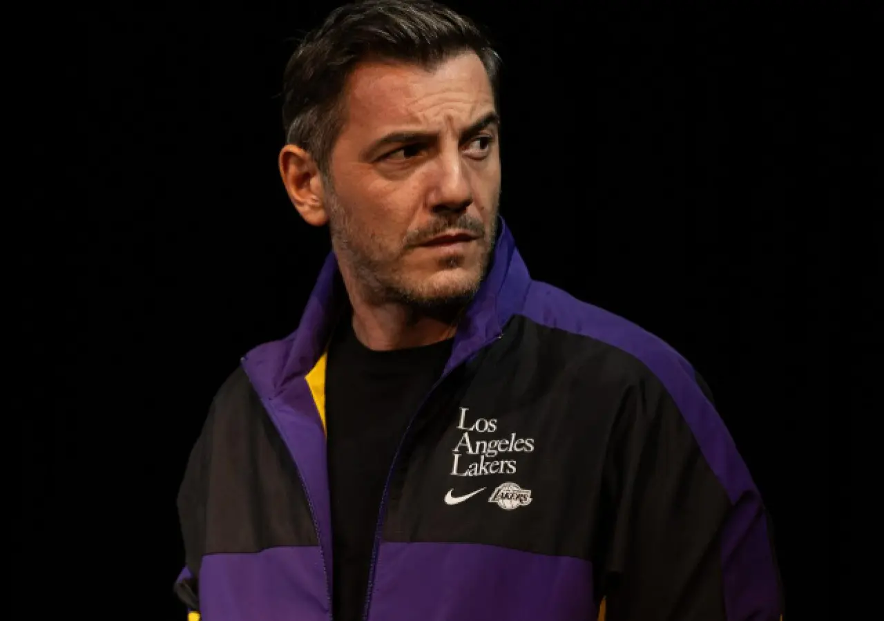 Çift Kişilik Oda Gökay Müftüoğlu Aslen Nereli, Kimdir, Kaç Yaşında, Hayatı ve Kariyeri? 7