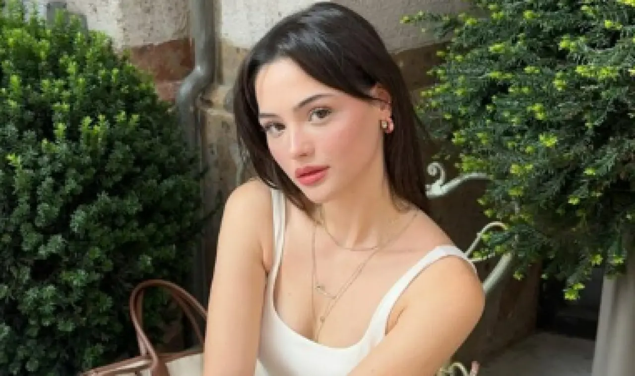 Derya Pınar Ak Kimdir, Aslen Nereli, Kaç Yaşında, Emirhan Topçu ile Sevgili mi? Boy, Kilo, ve Kariyeri Hakkında Detaylar 1