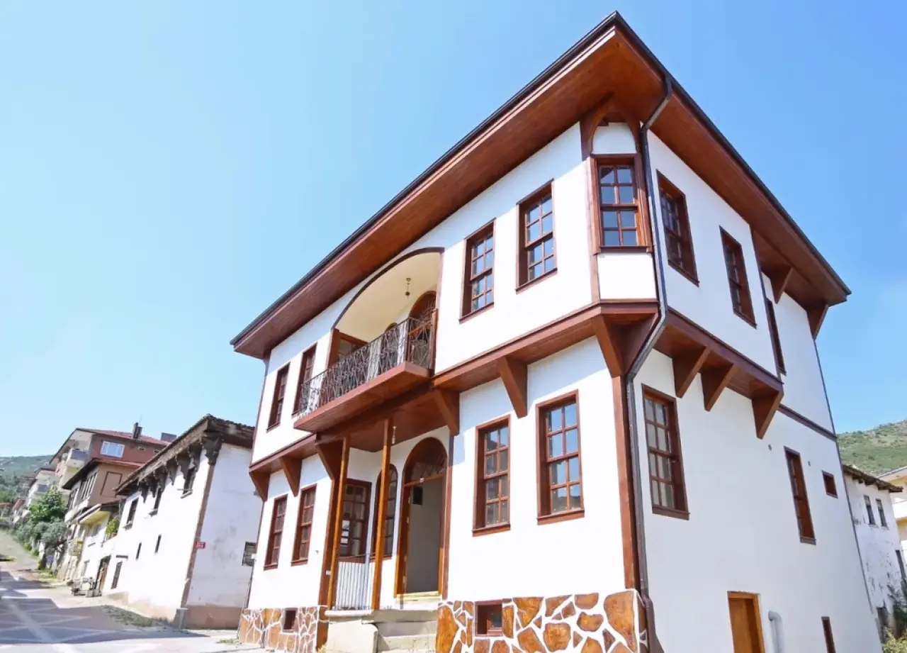 Her taşı tarih konuşuyor: Bilecik’in saklı mimari hazineleri 10