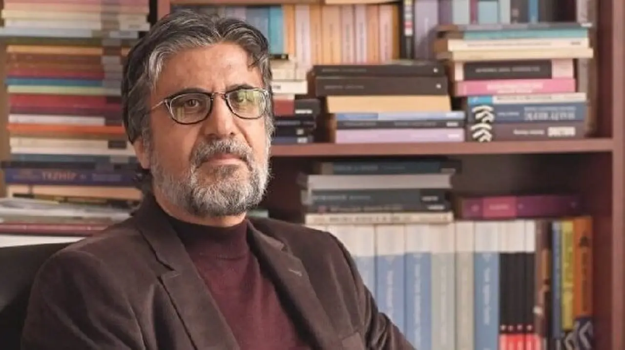 Entelektüel Duruşuyla Bir Ömür: Akif Emre Kimdir? Eserleri, 8. Yılı'nda Anılıyor 1