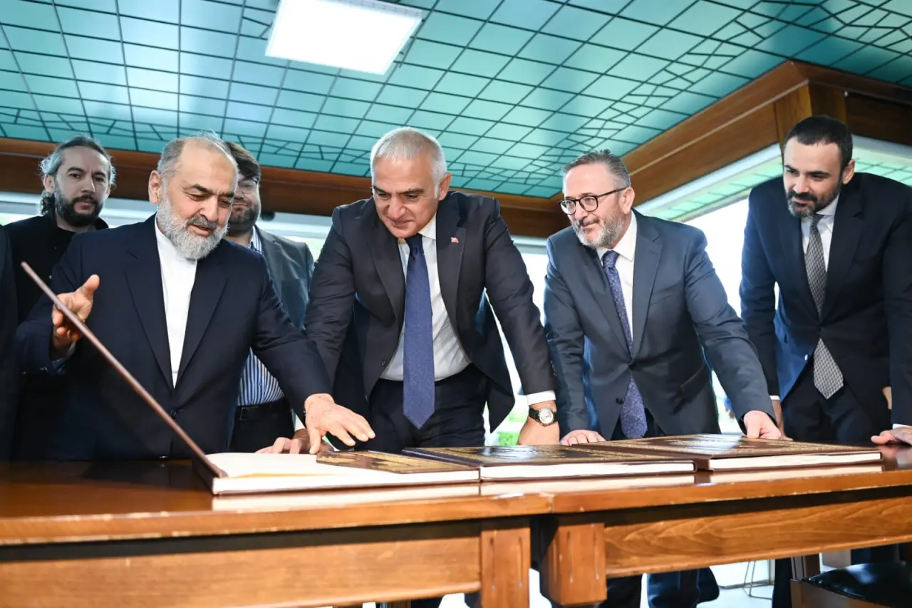 Kültür Bahçesinde Tarihî Buluşma: İstanbul Mushafı Göz Kamaştırdı 5