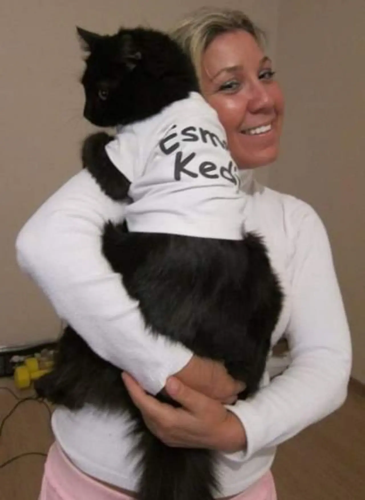 Esmer Kedi Cafer Altın Melek Ödülü’nü Aldı, Patisi Müzedeki Yerini Aldı! 4