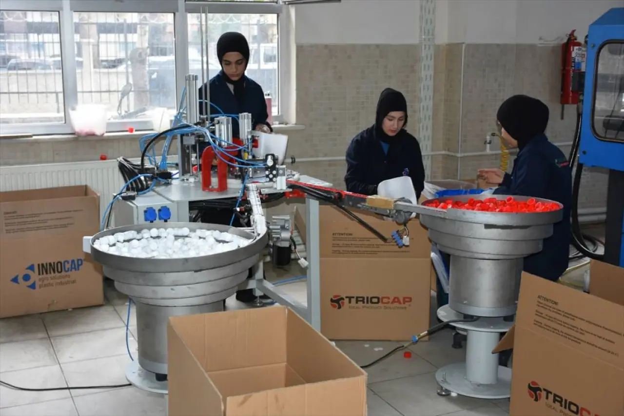 Öğrenciler üretiyor: Konya Lisesi plastik sektörüne adım attı! 2