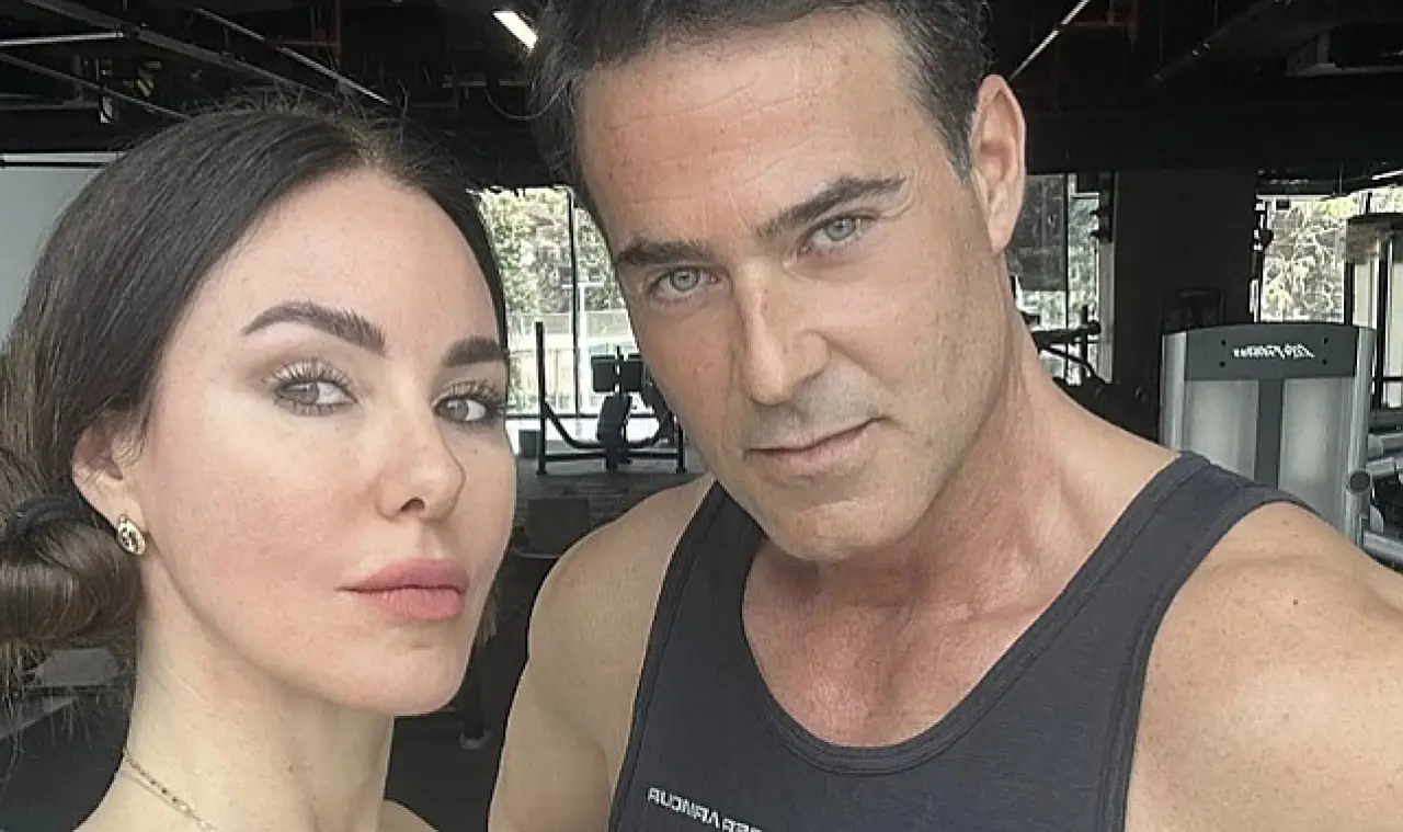 Defne Samyeli Kiminle Evli, Kaç Çocuğu Var, Kimdir, Aslen Nereli, Kaç Yaşında, Kızları? 2