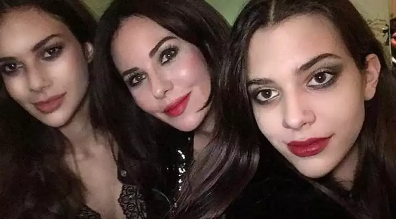 Defne Samyeli Kiminle Evli, Kaç Çocuğu Var, Kimdir, Aslen Nereli, Kaç Yaşında, Kızları? 6