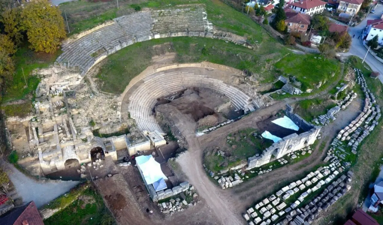 Bahar ile Birlikte Konuralp Antik Kenti'nde Kazı ve Seyir Terası Çalışmaları Hızlandı! 2