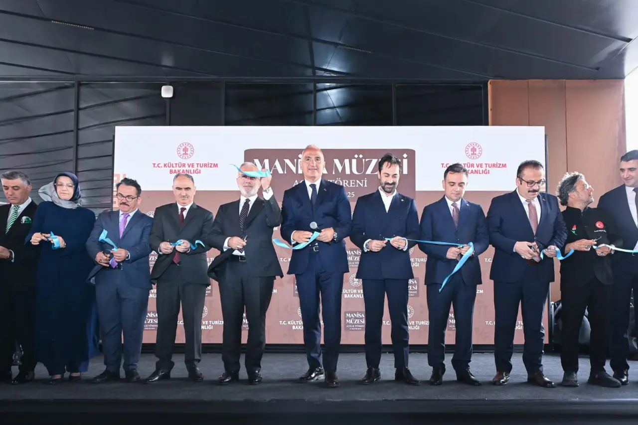 Bakan Ersoy Duyurdu: “Türkiye, Kültür ve Sanatta Dünya Liderliğine Yürüyor” 1