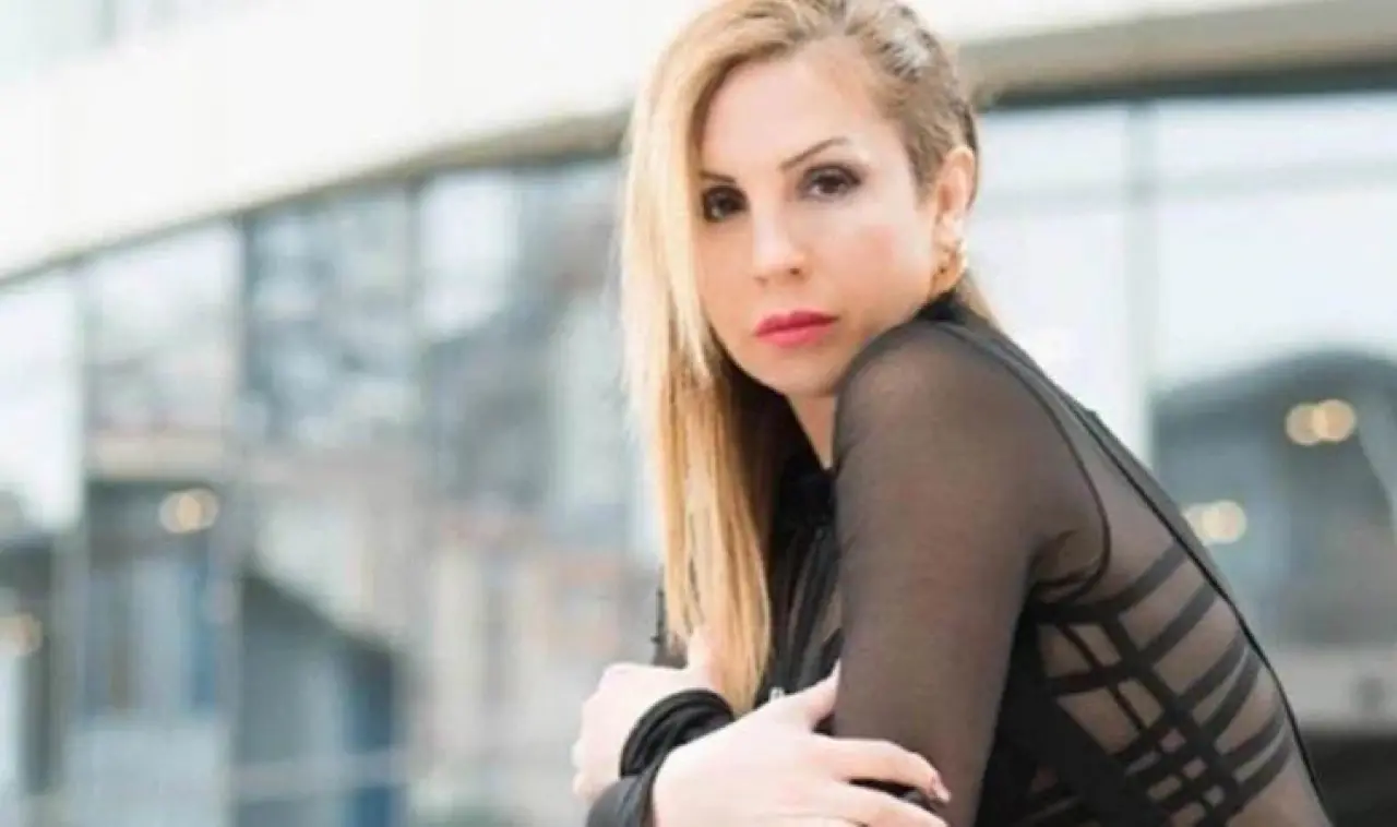 Zeynep Dizdar Evli Mi, Instagramı, Aslen Nereli, Kaç Yaşında, Eşi, Boyu, Kilosu, Kimdir? 1