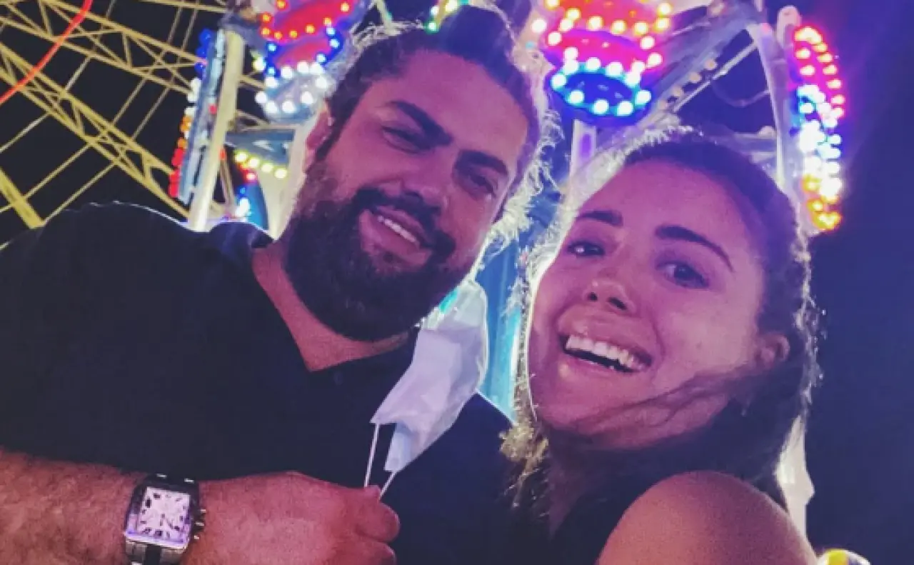 Melis Buket Orakçıoğlu Kimdir, Aslen Nereli, Kaç Yaşında, Kiminle Evliydi? İşte Merak Edilen Hayatı 4