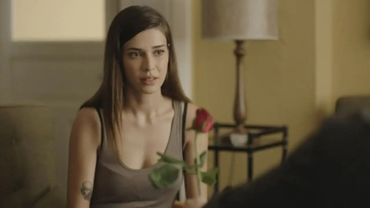 Devrim Özkan Kiminle Sevgili, Kimdir, Kaç Yaşında, Aslen Nereli? Ünlü Oyuncunun Hayatı ve Biyografisi! 8