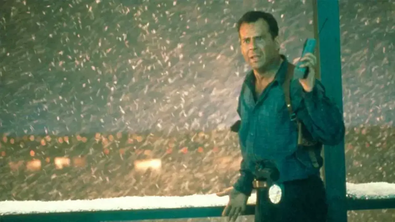 Zor 2 Ölüm filmi neyi anlatıyor, konusu nedir, oyuncuları kim, hangi yıl, nerede çekildi? Film hakkında tüm bilinmeyeneler! 4