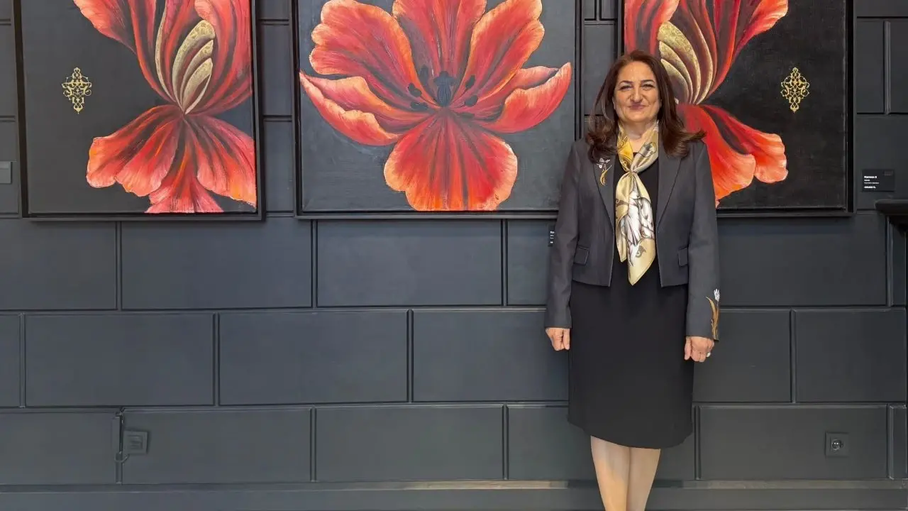 Gelenek ve Modernizmin Buluşması: Lale Motifli Sergi Sanatseverleri Bekliyor! 1