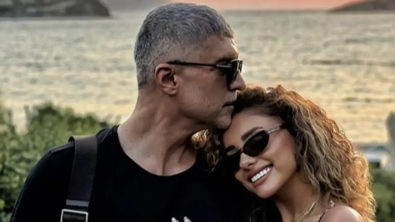 İstanbul’u Sarsan Deprem Sonrası Özcan Deniz ve Eşi Samar Dadgar Bahçeye Çadır Kurdu! 2