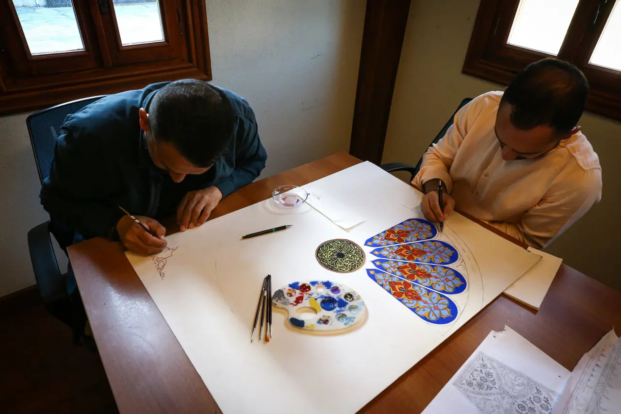 Gönülden Fırçaya, Taştan Motife 4