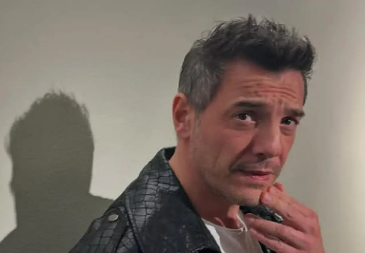 Çift Kişilik Oda Gökay Müftüoğlu Aslen Nereli, Kimdir, Kaç Yaşında, Hayatı ve Kariyeri? 3