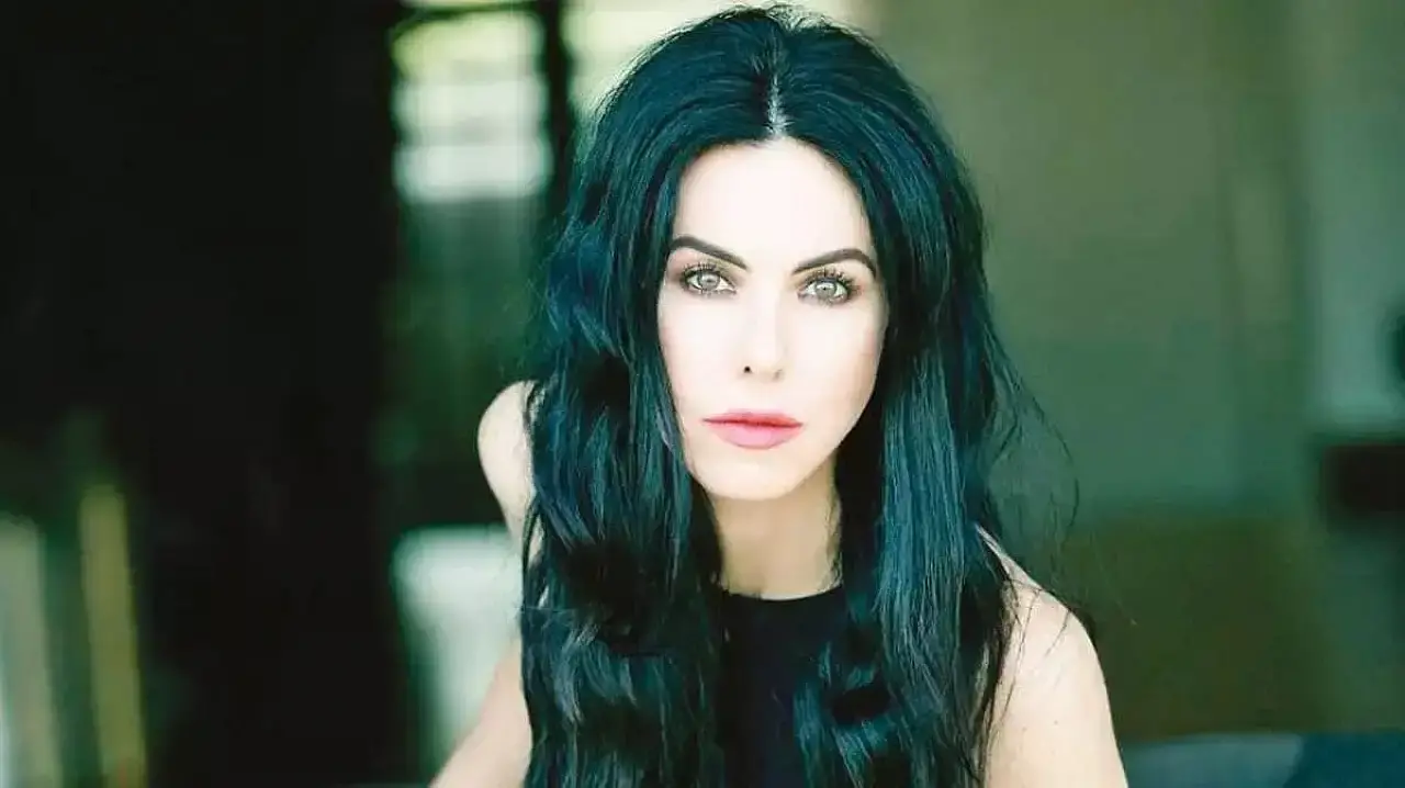 Defne Samyeli Kiminle Evli, Kaç Çocuğu Var, Kimdir, Aslen Nereli, Kaç Yaşında, Kızları? 3