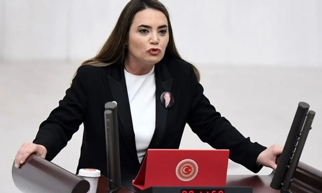 Yumruklar Uçuşuyordu! Ayyüce Türkeş’ten Saldırı Sonrası Sert Tepki 1