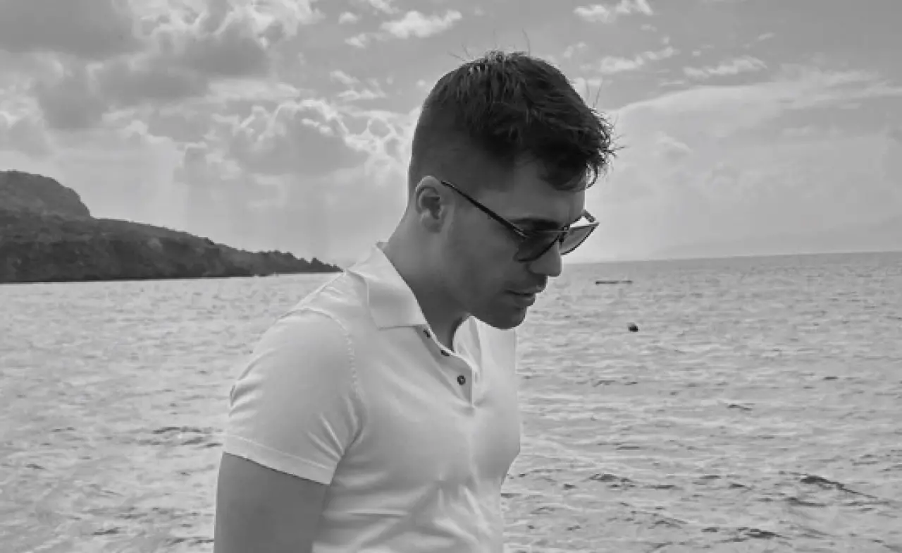 Emir Can İğrek Kimdir, Aslen Nereli, Kaç Yaşında? İşte Hayatı ve Müzikal Yolculuğu 6