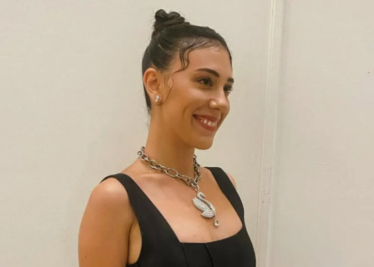 Çift Kişilik Oda Melike Kimdir, Hivda Zizan Alp Aslen Nereli, Kiminle Sevgili, Kaç Yaşında, Hayatı ve Kariyeri? 5