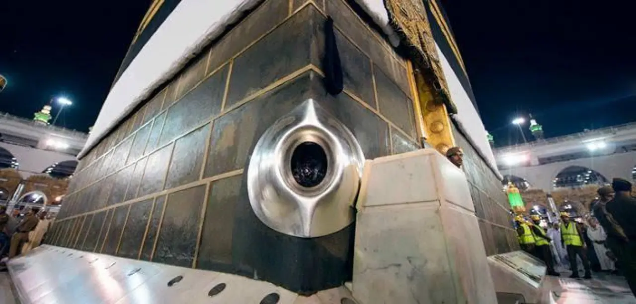 İşte Kâbe'nin kutsal taşı Hacer-ül Esved’in İstanbul’da gizlendiği camiler 1