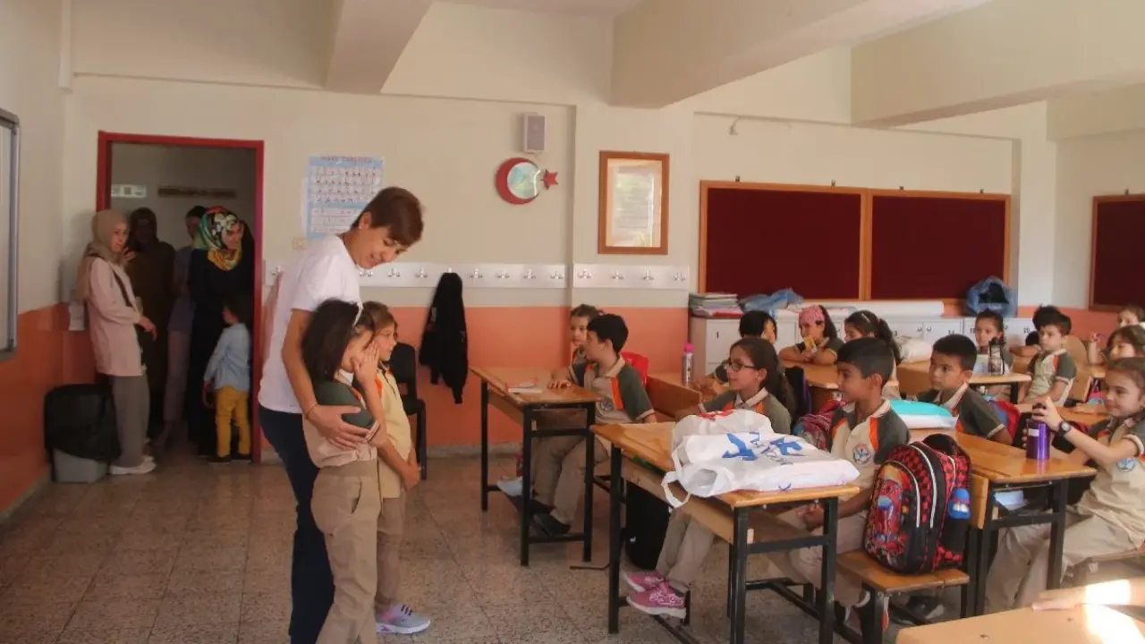 Yeni Müfredatla Şok Değişiklik: Ders Saatleri Azalıyor, Dijital Eğitim Artıyor! 1