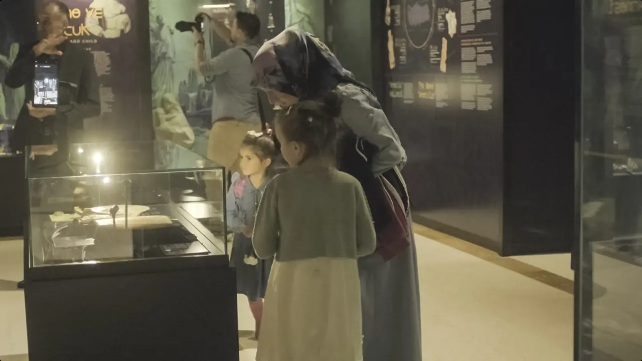 Anneler Günü'nde Gözyaşlarıyla Gezilecek Sergi: Etnografya Müzesi'nde Unutulmaz Yolculuk 5