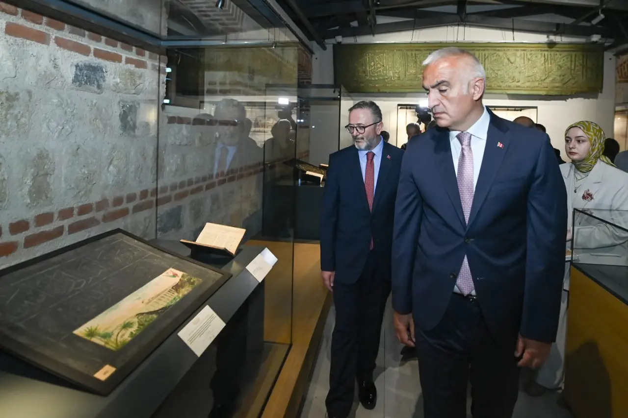 Hac hatıraları minyatürlerde can buldu: Bakan Ersoy’dan anlamlı açılış 10