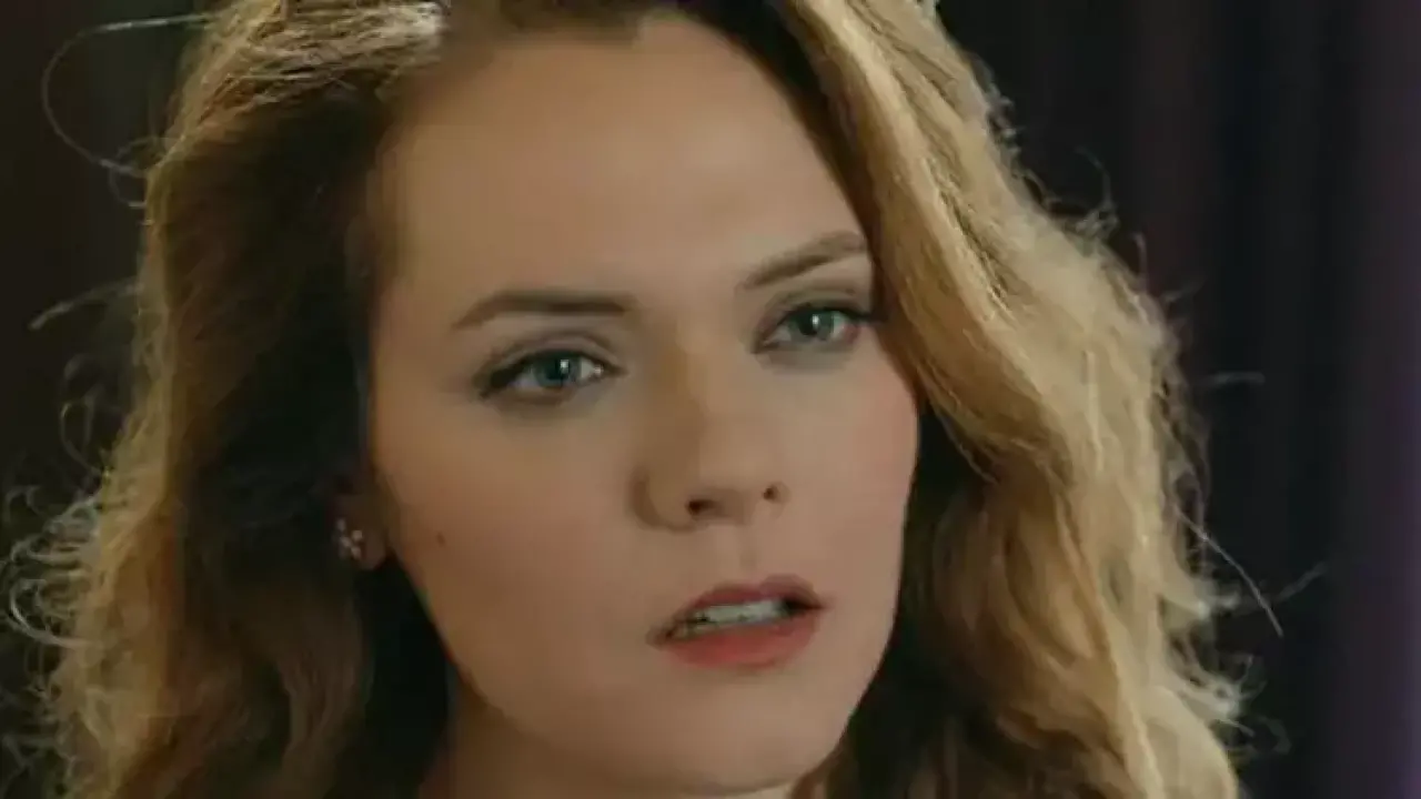 Leyla Dizisi Firdevs Kimdir? Aslı Orcan Aslen Nereli, Kaç Yaşında, Hangi Dizilerde Oynadı? 5