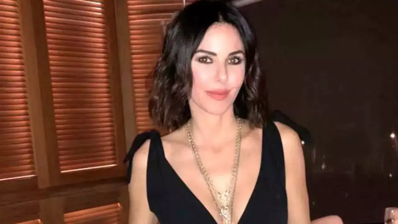 Defne Samyeli Kiminle Evli, Kaç Çocuğu Var, Kimdir, Aslen Nereli, Kaç Yaşında, Kızları? 5