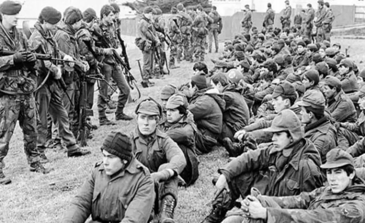 Arjantin'i Sarsan Ekonomik Krizin Sebebi : Falkland Savaşı 4