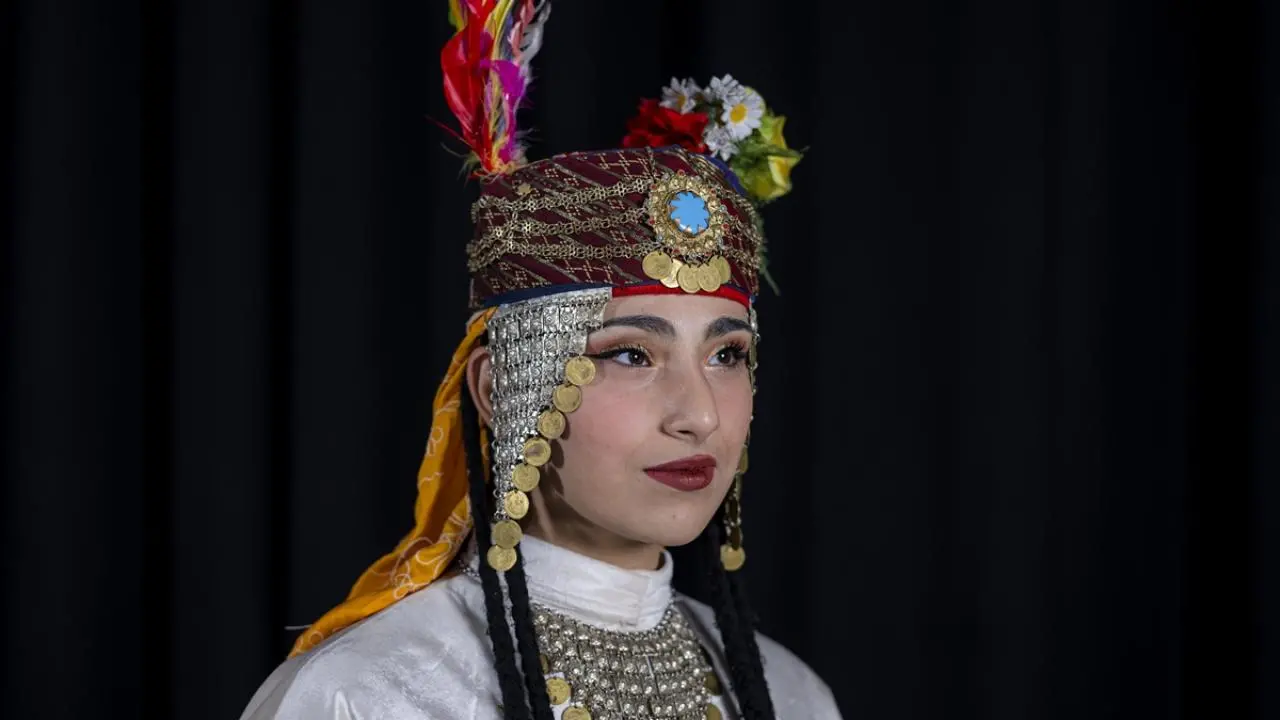 Anadolu'nun Simgesi,  Asırlık Kadın Başlıkları Zarafeti 5