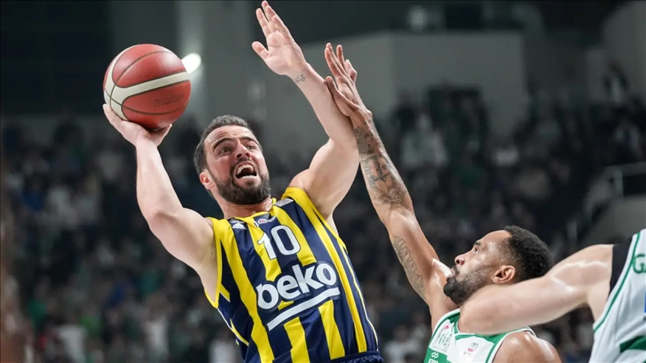 Kaptan Melih Mahmutoğlu Biyografisi? Aslen Nereli, Kaç Yaşında, Kiminle Sevgili? İşte Fenerbahçeli Basketbolcunu Kariyeri 4